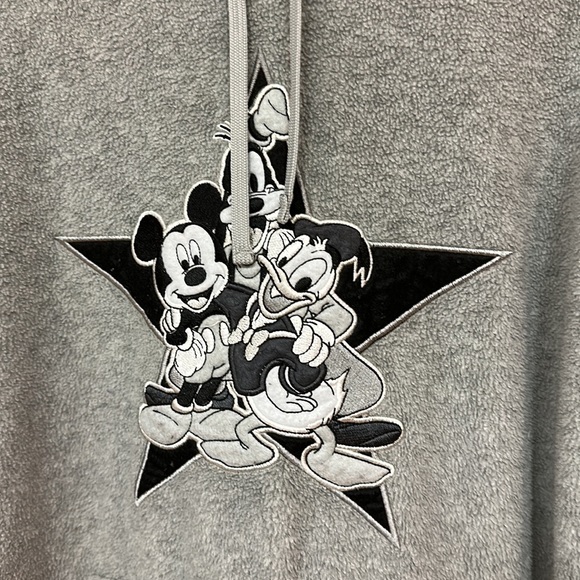 Disney Women’s star sleeve Pullover Sweatshirt size M - Picture 5 of 7